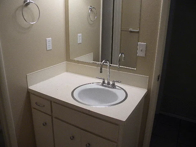 Beautiful South Ogden Condo for Rent — Photo 4