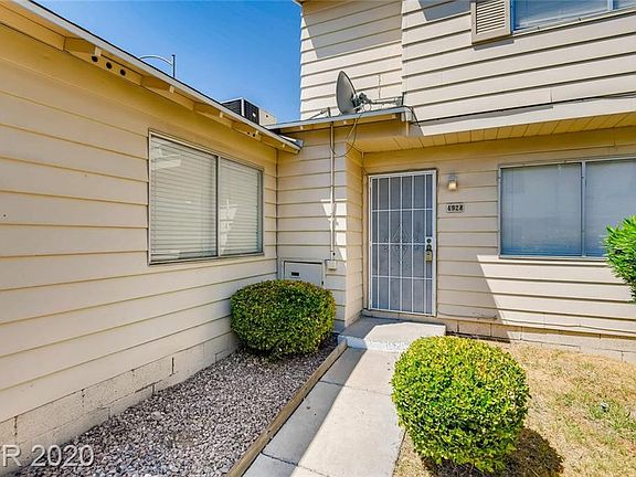 3rd image of 4928 Larkspur St