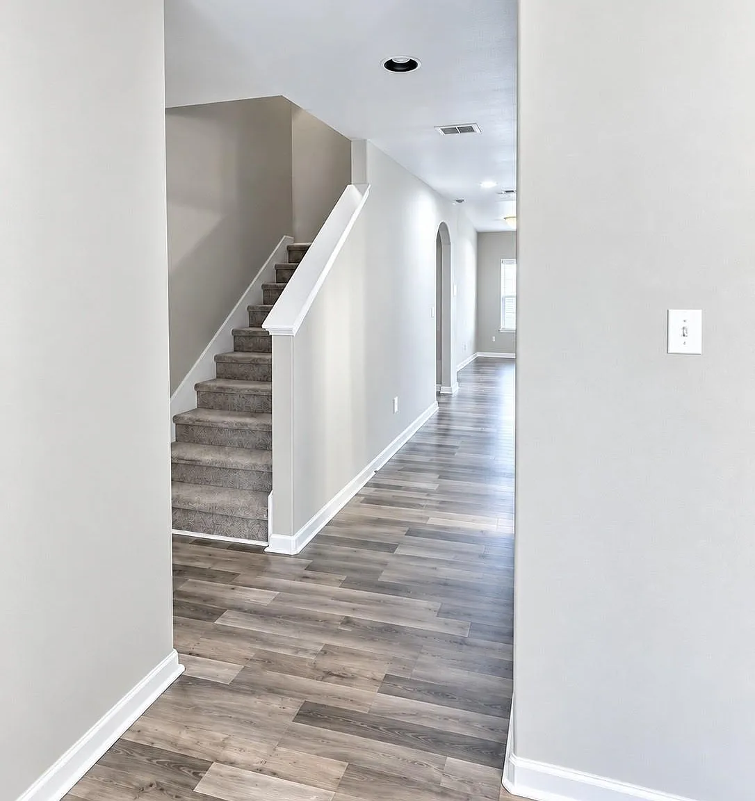 4 bed, 2.5 bath, 2437 sqft, $2,300 — Photo 3