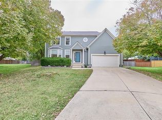 15236 S Roth Dr, Olathe, KS 66062