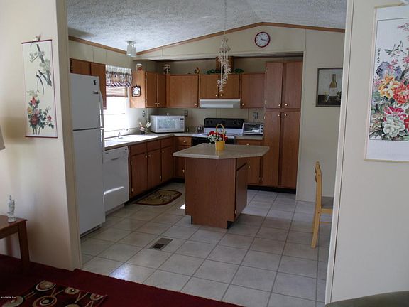 5th image of 5380 Laurie Ln
