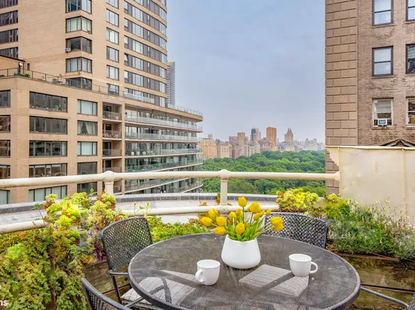 180 West 58th Street PHC image 3 of 15