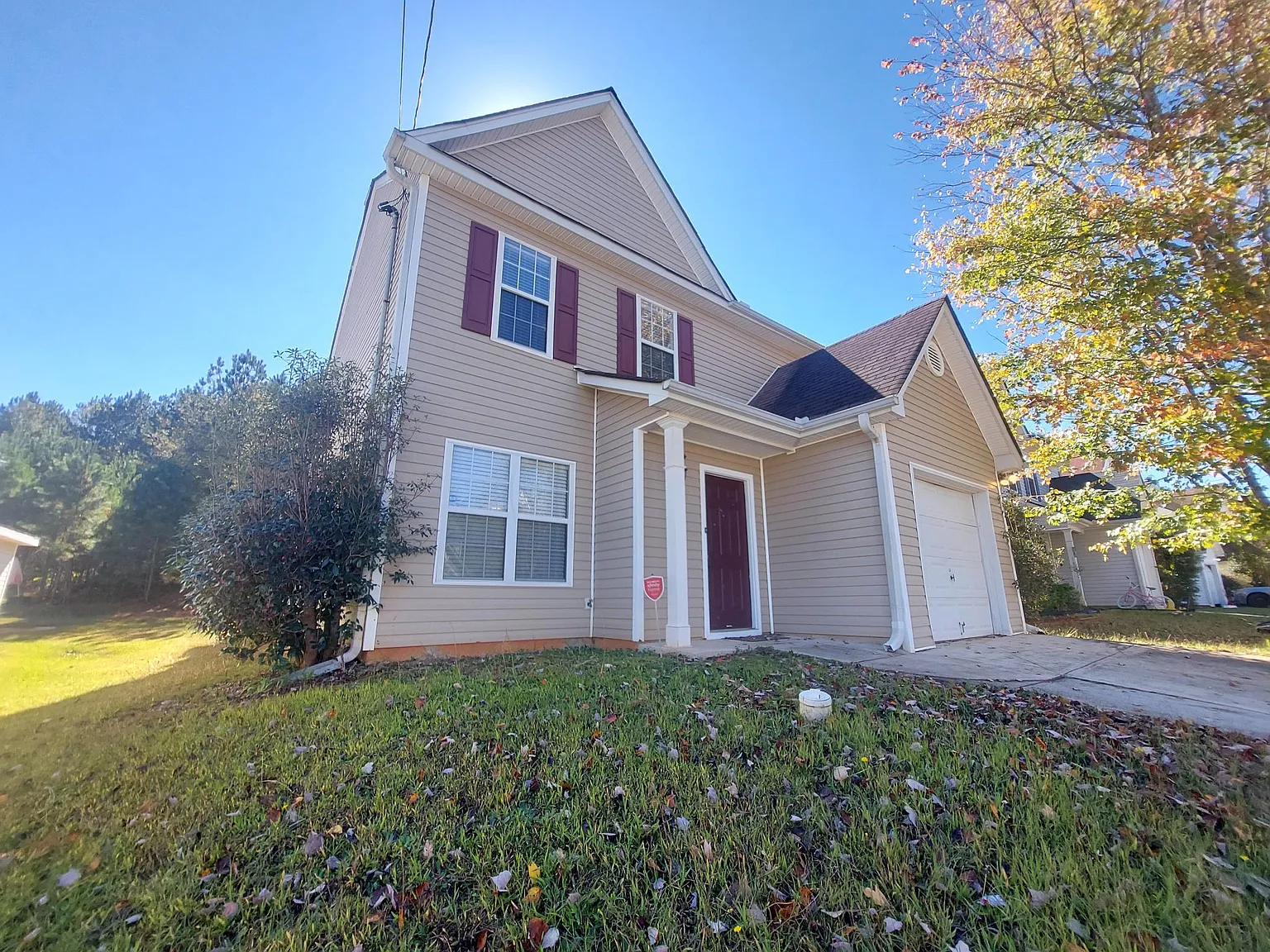 3 bed, 2.5 bath, 1965 sqft, $1,695 — Photo 2