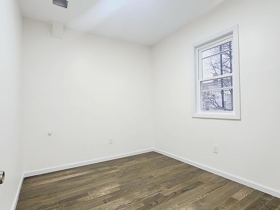 4th image of 83 Oak St #1
