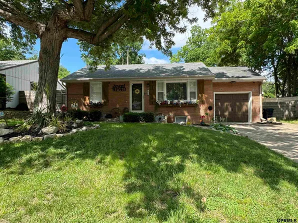 2923 S 48th St, Lincoln, NE 68506