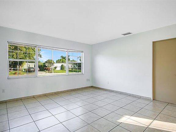 4th image of 136 Mercado Ave