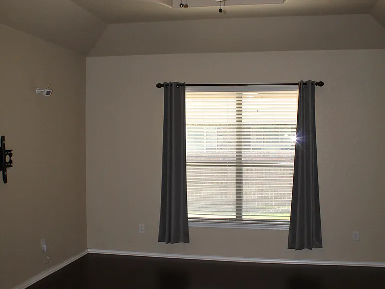 1322 Oriole Ct — Photo 5