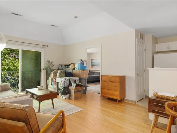 86 Mill St APT 303, Woonsocket, RI 02895