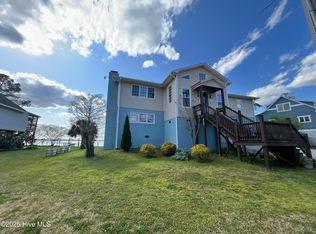 321 Riverside Dr, New Bern, NC 28560