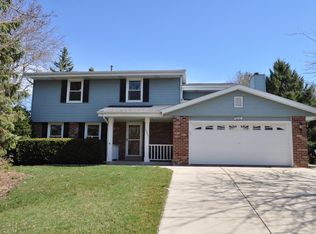 1937 Rustic Way, Waukesha, WI 53186