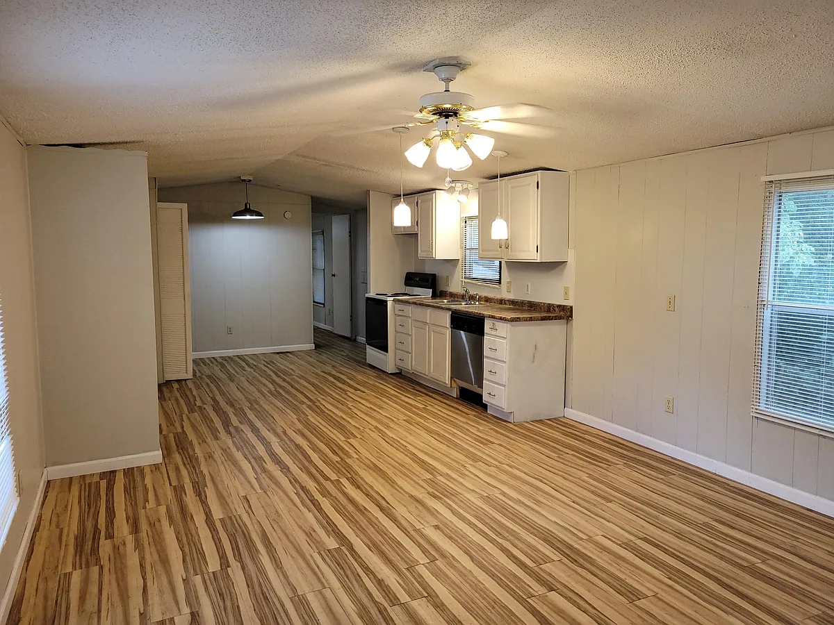 Building Photo - 832 Briny Ln