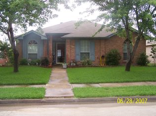 2521 Park Valley Dr, Mesquite, TX 75181
