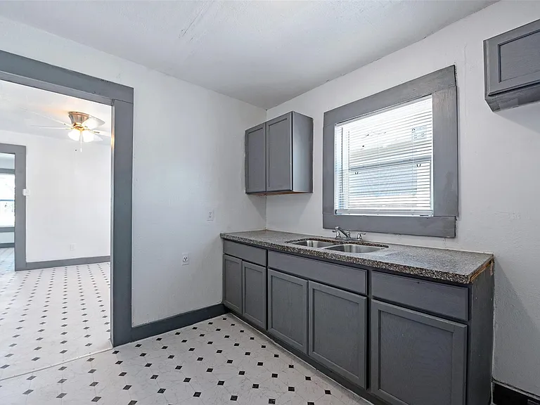 2217 Stevens St — Photo 18