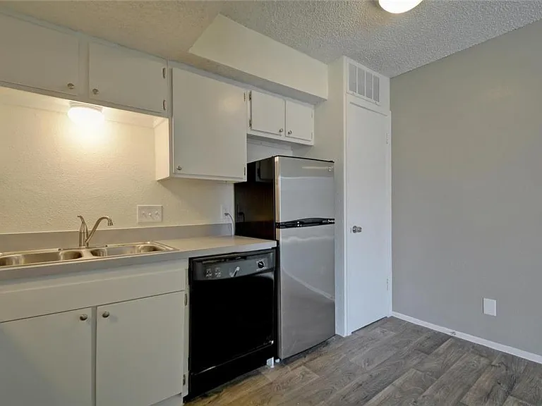 1825 Wooten Park Dr #101 — Photo 11