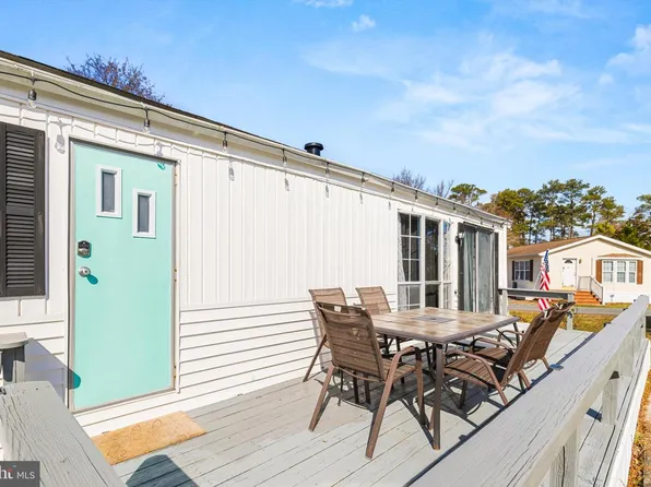 172 Ocean Oval Dr, Berlin, MD 21811