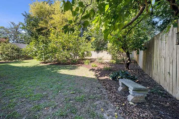 1109 Wake Forest Rd — Photo 29