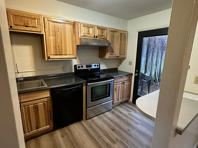 120 James St #6 — Photo 6