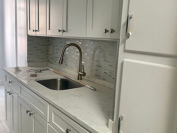 5th image of 25-29 36th Ave #2
