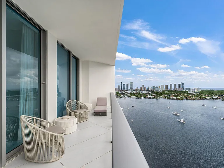 17301 Biscayne Blvd #Penthouse 7 — Photo 42