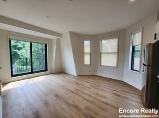 72 Bailey St #205, Dorchester Center, MA 02124
