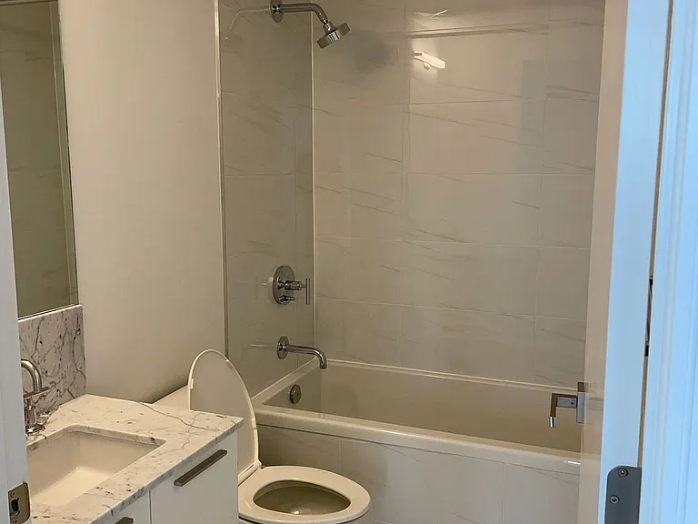 3 Gloucester St #3704 — Photo 7