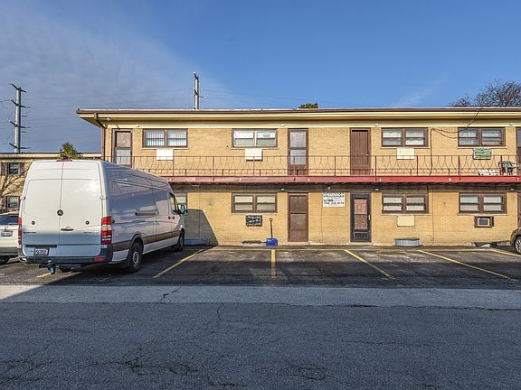 2nd image of 23 King Arthur Ct APT 20