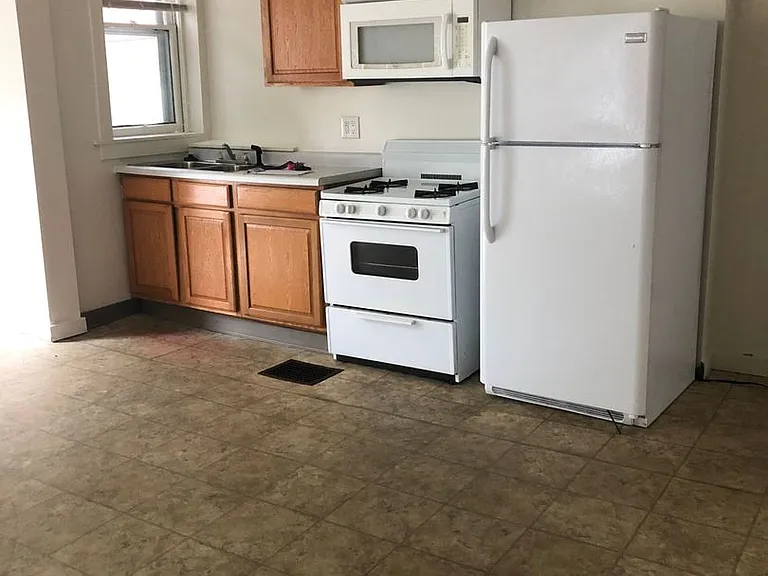 1115 N College — Photo 5
