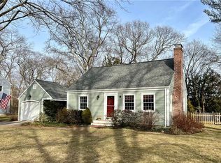 16 Roberta Dr, Barrington, RI 02806