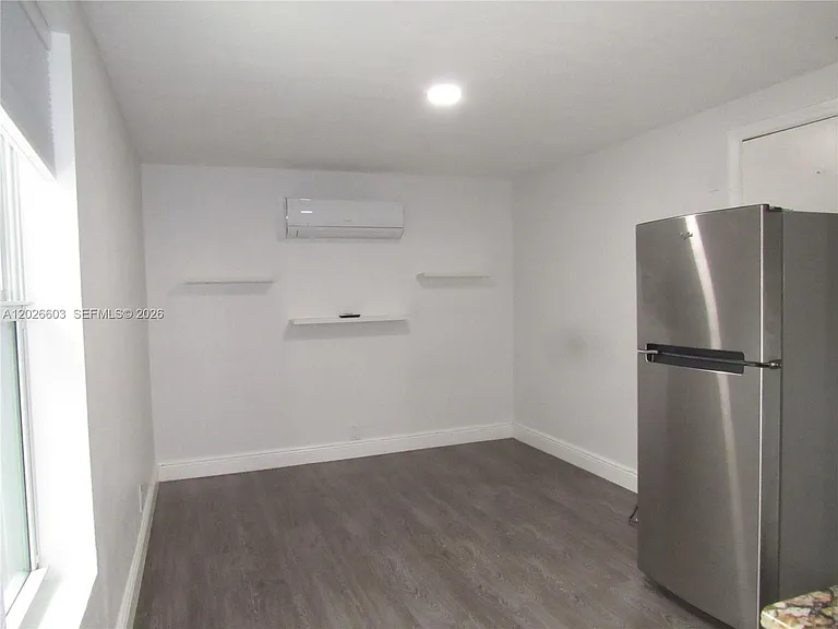 2230 SW 50th Ter #2 — Photo 1