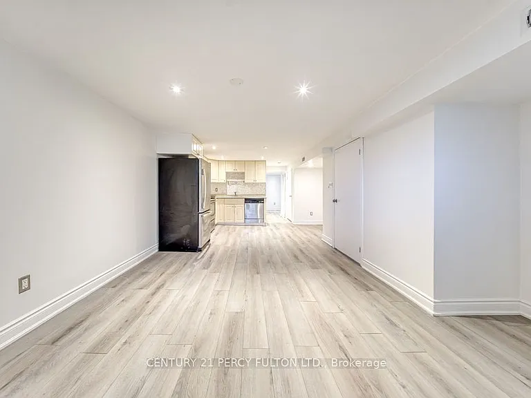 36 Merryfield Dr — Photo 17