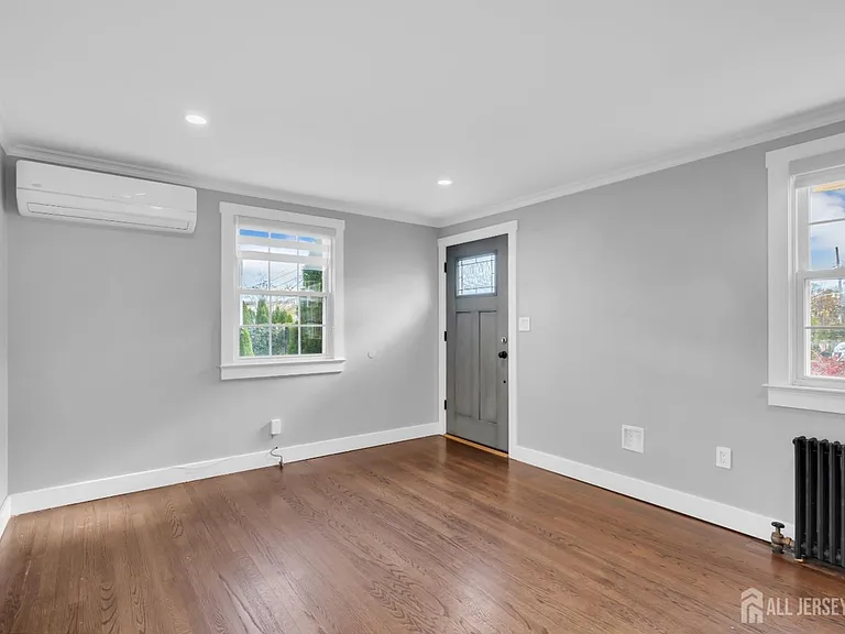 20 Burnet St — Photo 6