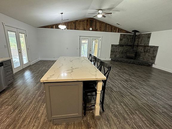 Massive Open Living / Dining