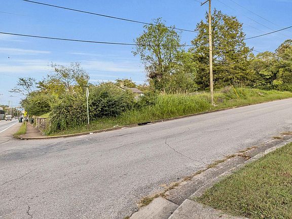 3rd image of 1302 Dodson Ave