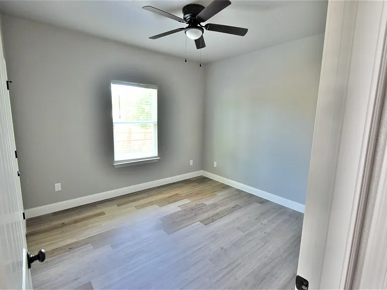3613 Mandy Dr — Photo 10