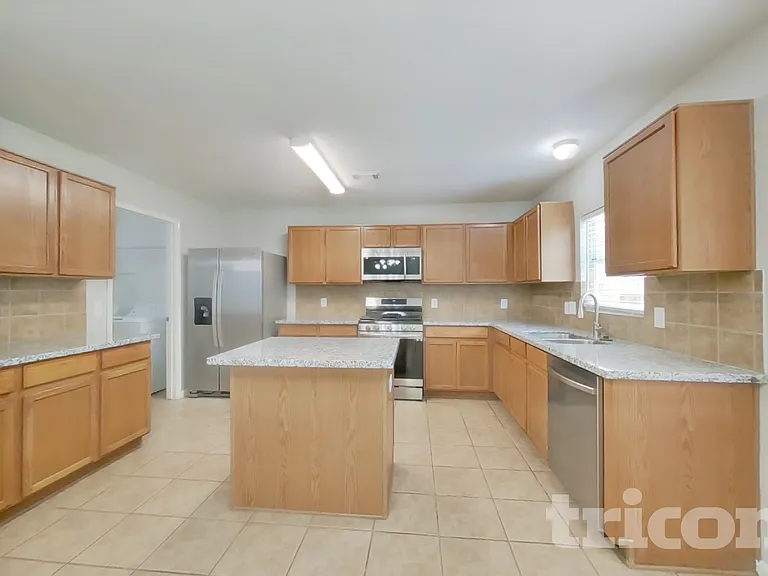 2744 Woodspring Forest Dr — Photo 4