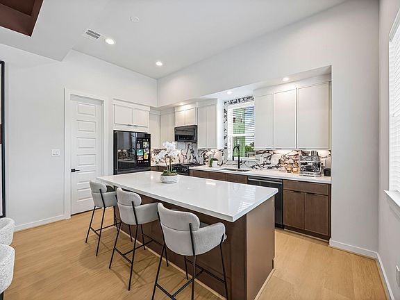2nd image of 5403 Shepherd Heights Dr