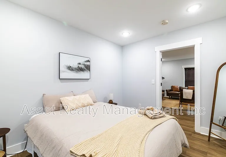301 E Quincy Ave — Photo 31