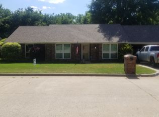 112 Brook Ln, Midwest City, OK 73130
