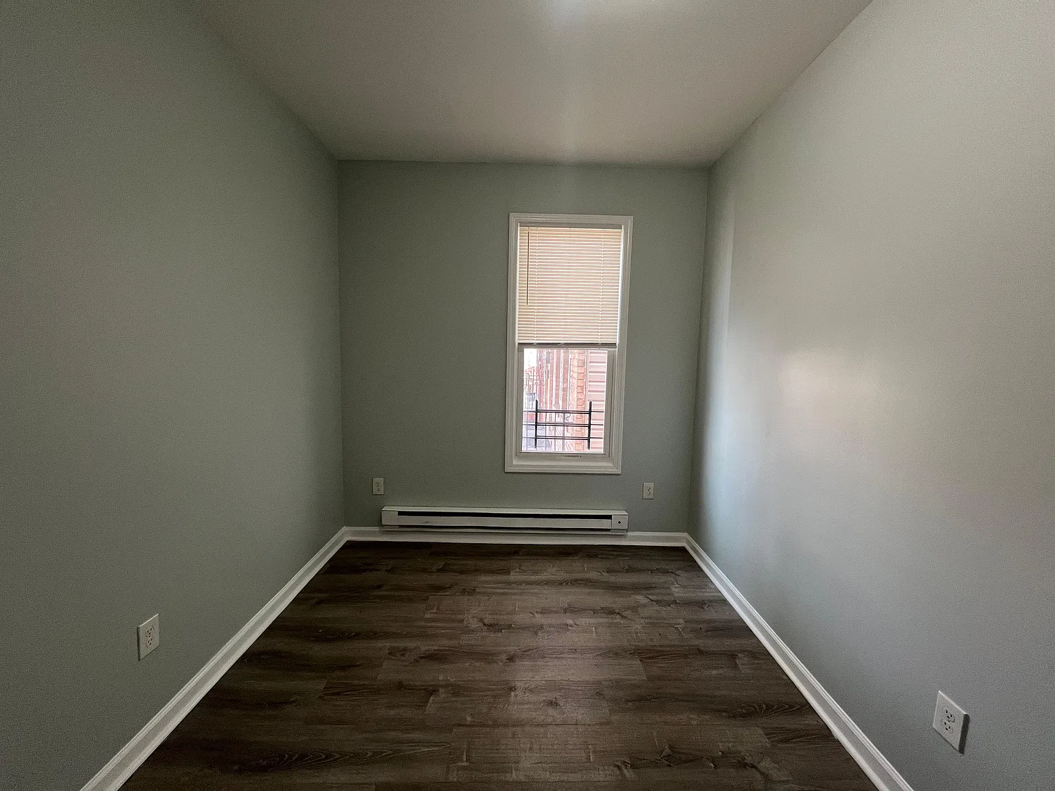 2 bed, 850 sqft, $2,050 — Photo 4