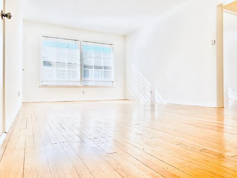13519 Moorpark St #5 — Photo 5
