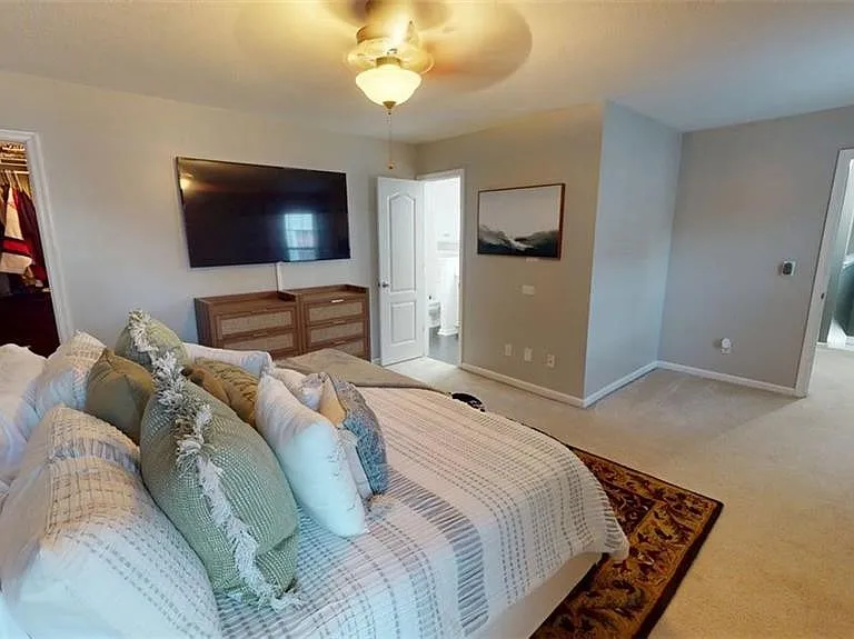 225 W Gilbert St — Photo 6