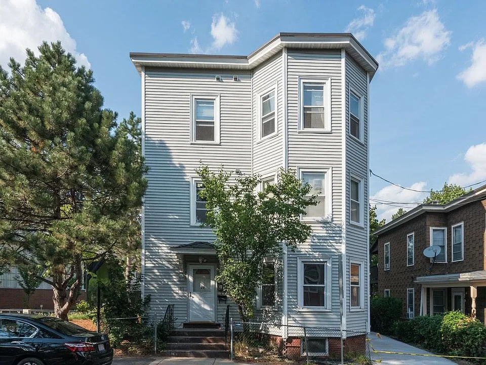 23 Magee St