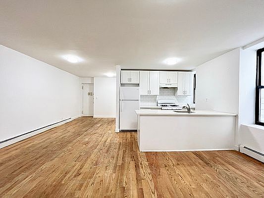 3rd image of 194 Bay 22 St #Ii