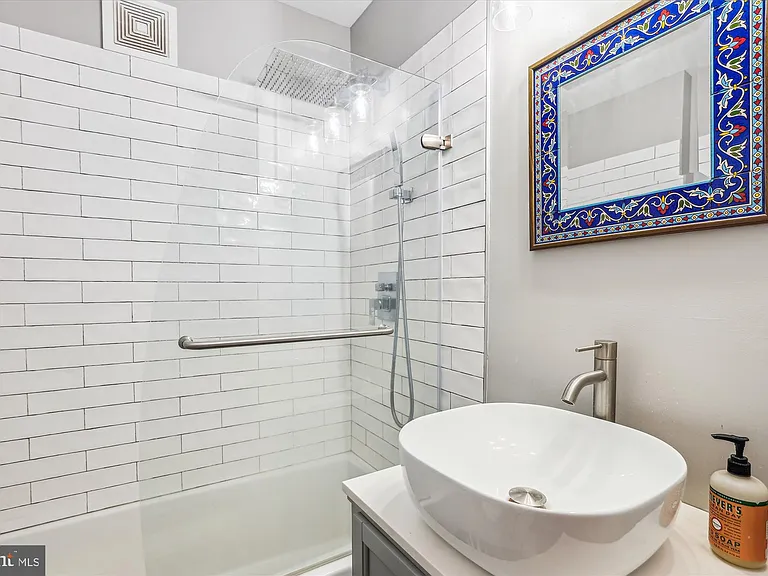 1125 Maryland Ave NE #16 — Photo 23