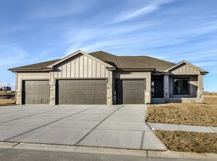 18812 Boyd St, Elkhorn, NE 68022