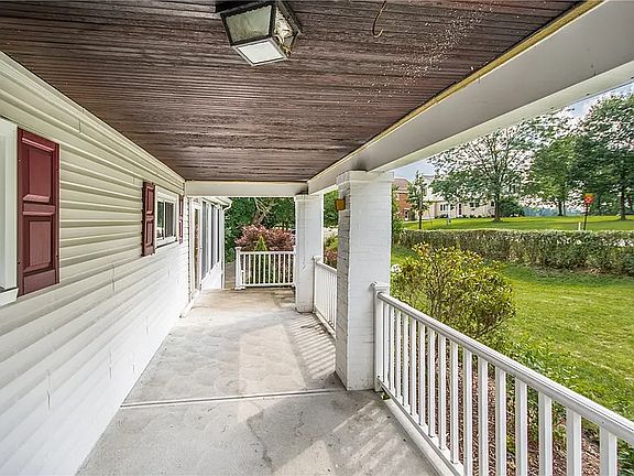4th image of 1418 Middle Rd