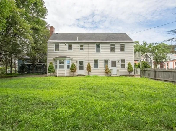 13 Washington St, Amesbury, MA 01913