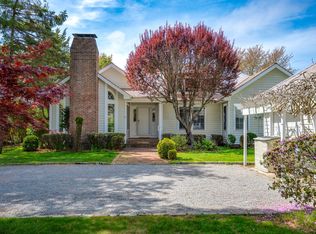 26 Cobblefield Ln, Southampton, NY 11968