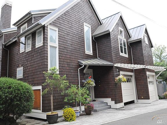 5th image of 4249 E Lake Sammamish Shore Ln SE
