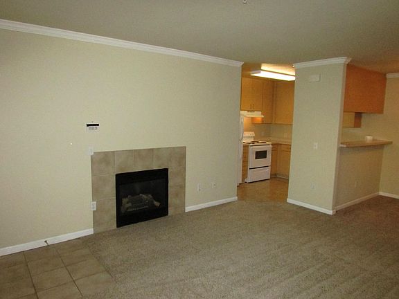 3rd image of 6544 Auburn Blvd APT 215